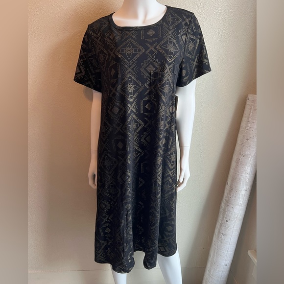 LuLaRoe Dresses & Skirts - *NWT* LuLaRoe Carly Black & Gold Diamond Print Dress